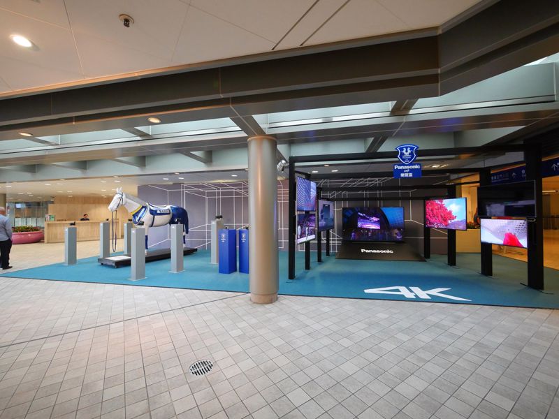 信興集團於沙田馬場會員區展示多部4K電視及相機，供在場人士親身感受超高清的視覺享受。